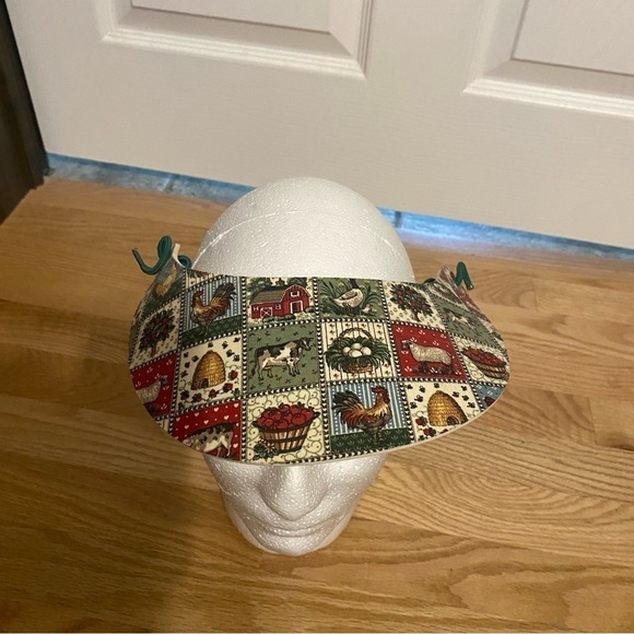 Vintage Chicken Gardening Visor Farming Honey Bee Cow Apples Sheep Barn - Picture 2 of 6
